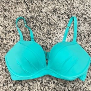 Victoria’s Secret NWT Maui convertible bikini top